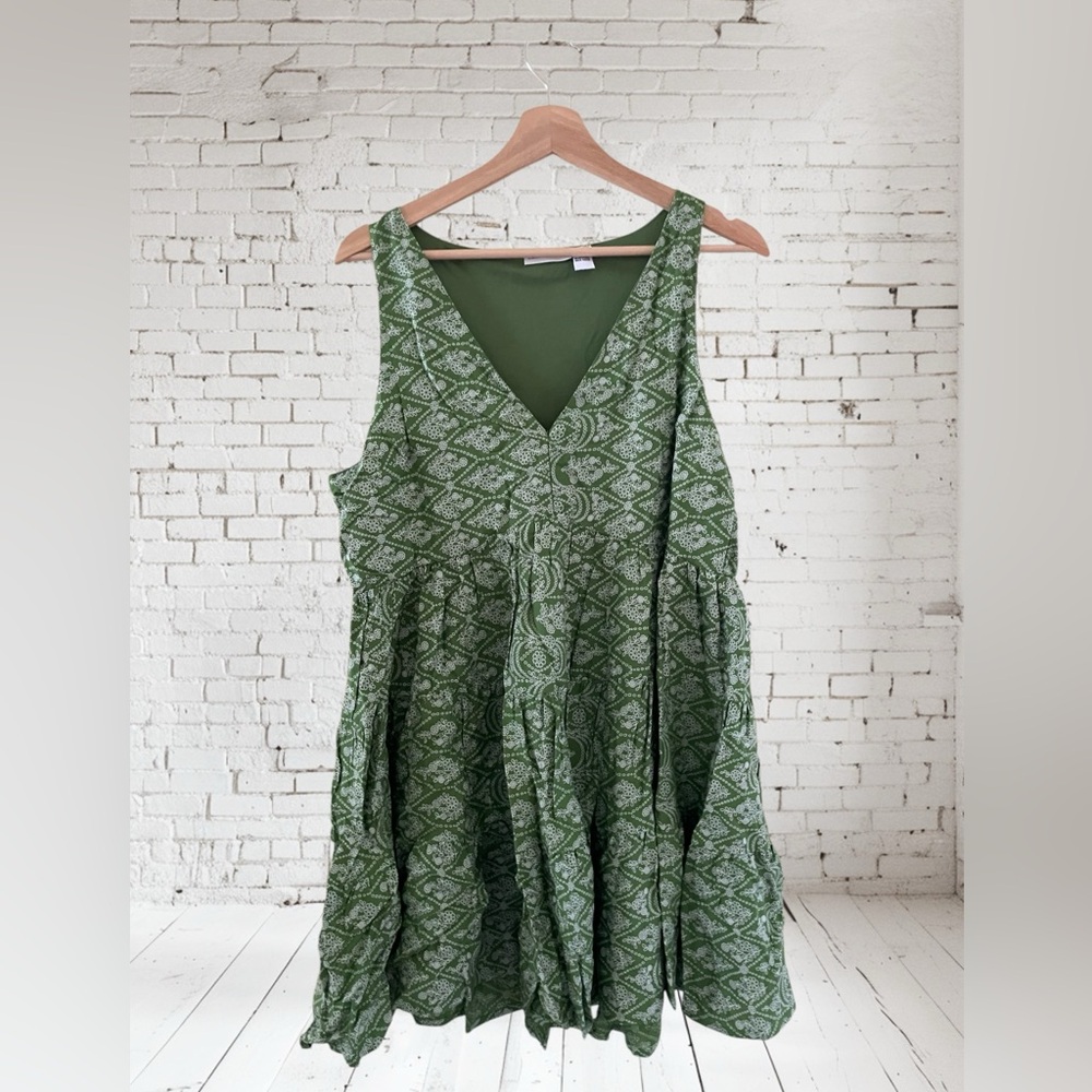 Sincerely Jules Boho Green Patterned Sleeveless Mini Dress Size Large NWT